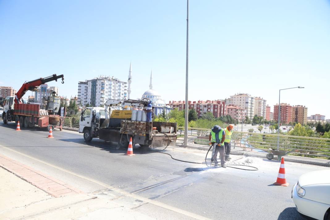 Konya’da hem yolların konforu hem de yayaların güvenliği arttırılıyor 3